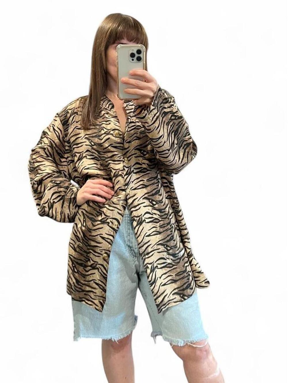 Vintage Melrose Silk Tiger Print Oversized Shirt